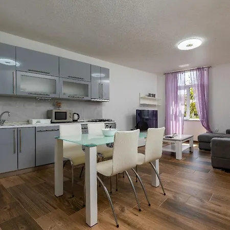Fuer 2 Personen Ca 55 Qm In Pula, Istrien Istrische Riviera Apartment Pula