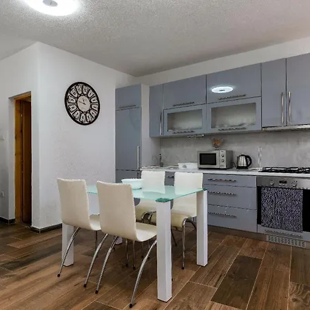 Fuer 2 Personen Ca 55 Qm In Pula, Istrien Istrische Riviera Apartment *